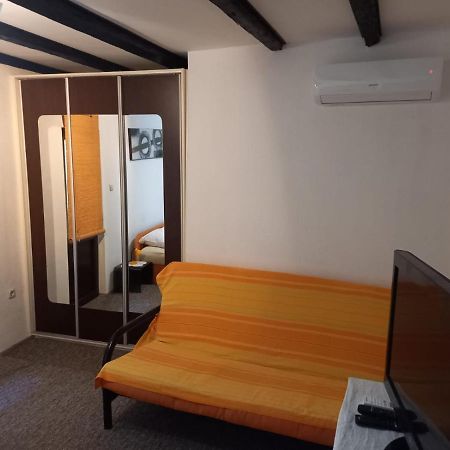 Old Town Apartment Murter Esterno foto