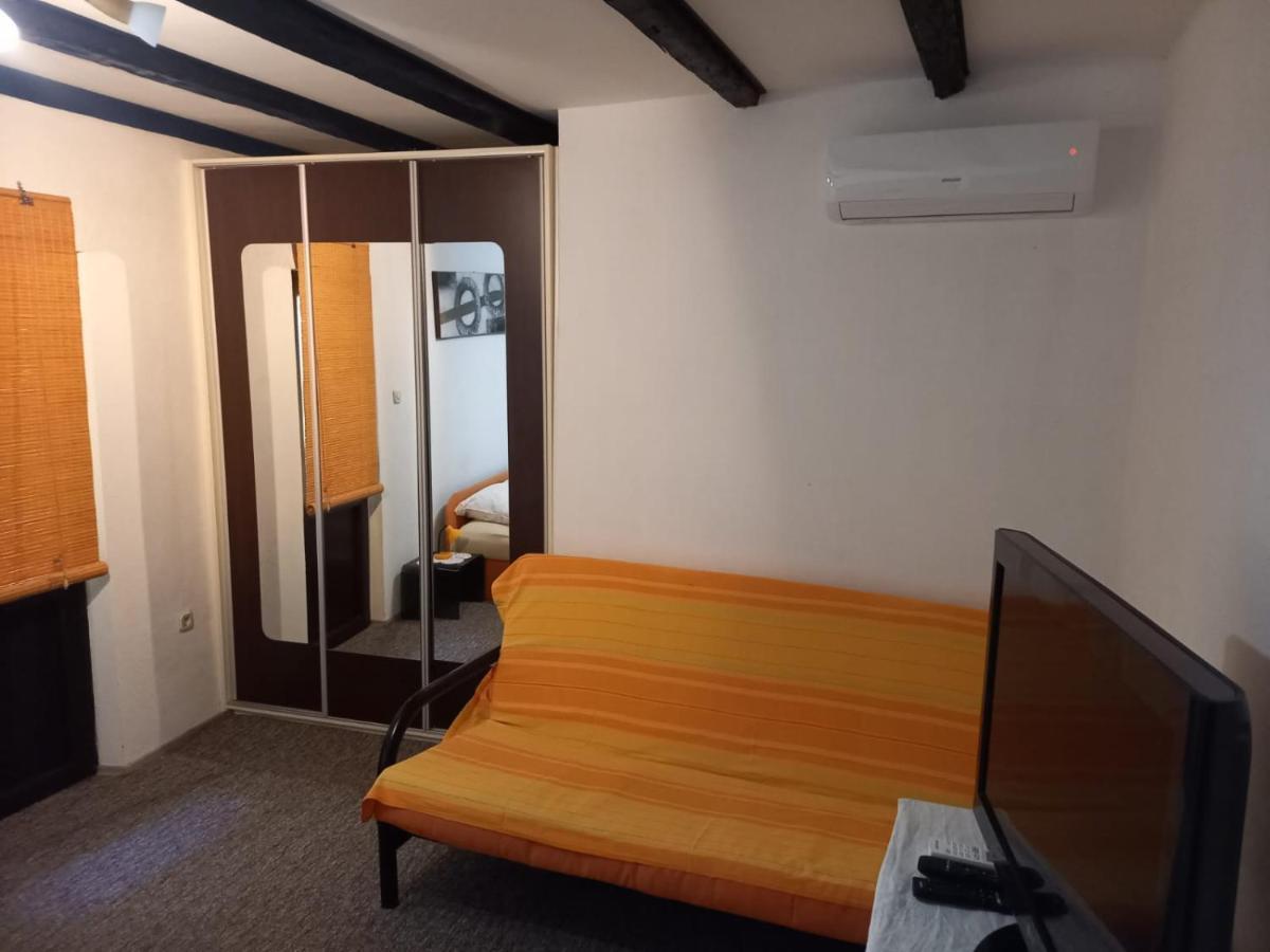 Old Town Apartment Murter Esterno foto