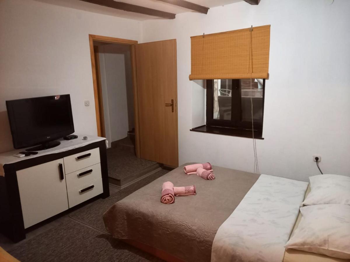 Old Town Apartment Murter Esterno foto