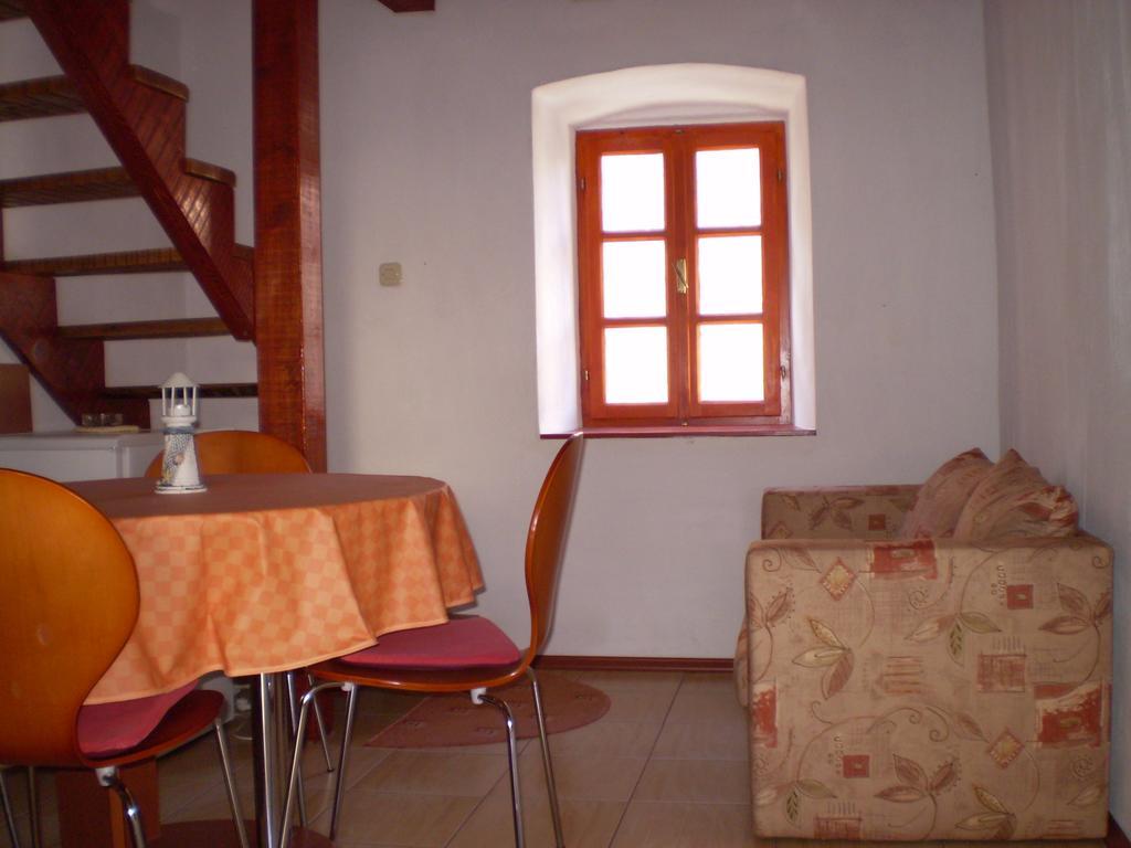 Old Town Apartment Murter Esterno foto